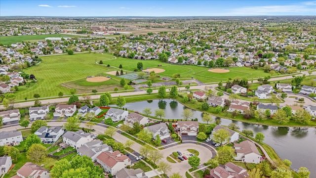741 Wedgewood Circle, Lake In The Hills, IL 60156