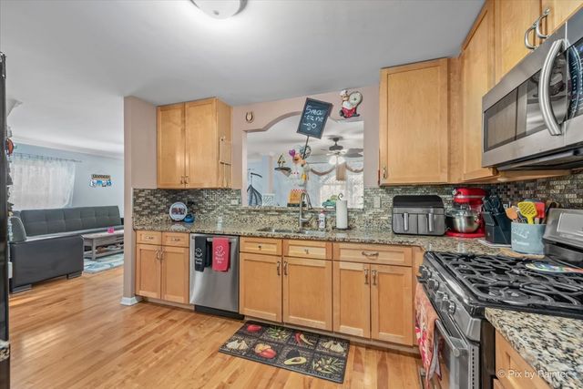 741 Wedgewood Circle, Lake In The Hills, IL 60156