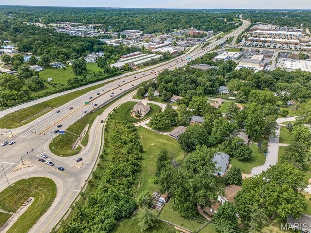 36 Firefly Court, Manchester, MO 63021