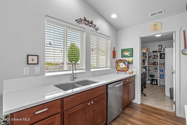 9808 N BERKSHIRE ST, Hayden, ID 83835