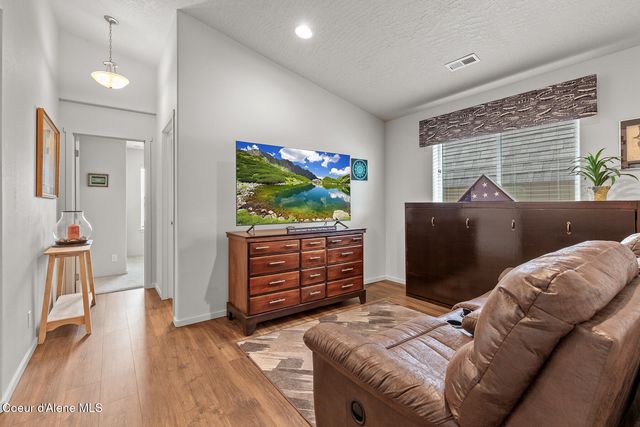 9808 N BERKSHIRE ST, Hayden, ID 83835