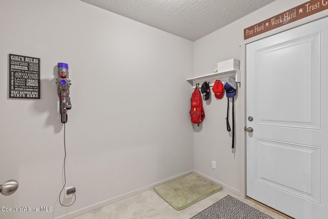 9808 N BERKSHIRE ST, Hayden, ID 83835