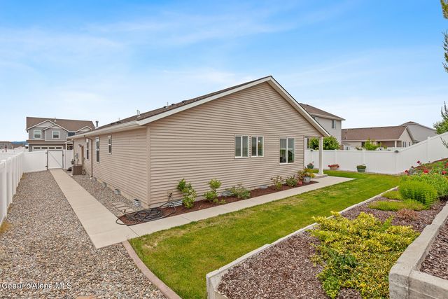 9808 N BERKSHIRE ST, Hayden, ID 83835