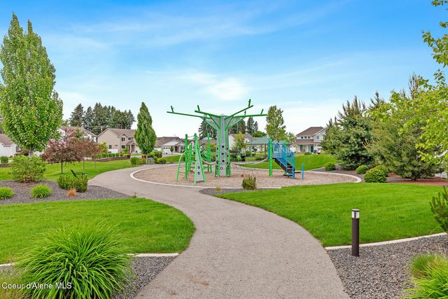 9808 N BERKSHIRE ST, Hayden, ID 83835