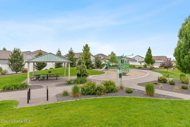 9808 N BERKSHIRE ST, Hayden, ID 83835