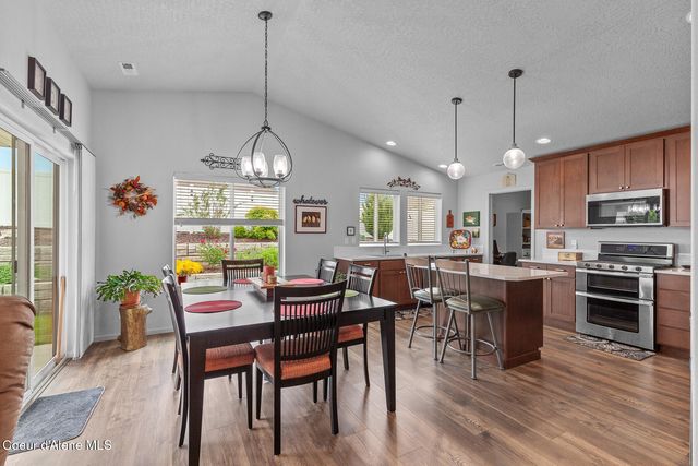 9808 N BERKSHIRE ST, Hayden, ID 83835