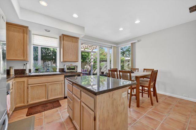 1160 Cobble Fields Ct, Folsom, CA 95630