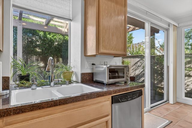 1160 Cobble Fields Ct, Folsom, CA 95630