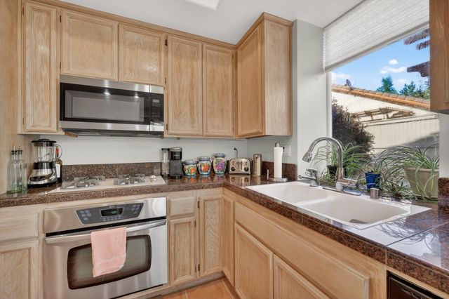 1160 Cobble Fields Ct, Folsom, CA 95630