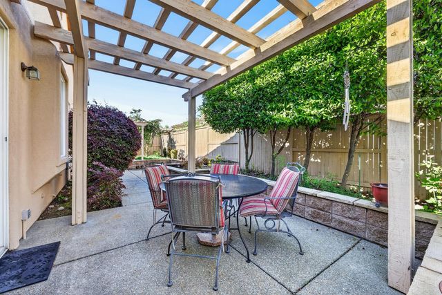 1160 Cobble Fields Ct, Folsom, CA 95630