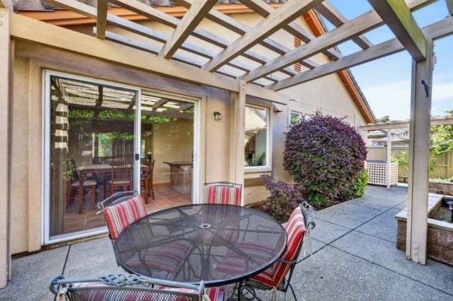 1160 Cobble Fields Ct, Folsom, CA 95630