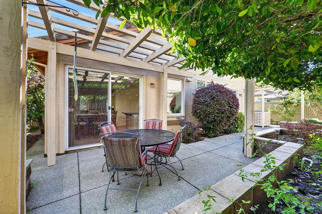 1160 Cobble Fields Ct, Folsom, CA 95630
