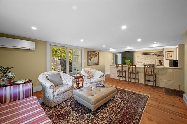 27 Waldron Street, Marblehead, MA 01945