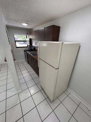 1113 SW 15th Avenue 2, Fort Lauderdale, FL 33312