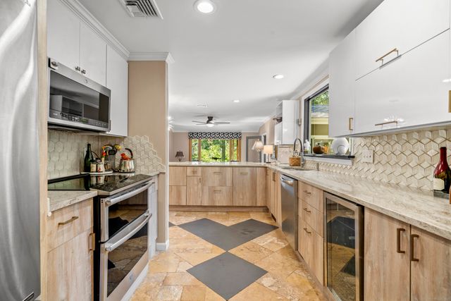 92 Kenmore Road, Bloomfield, CT 06002