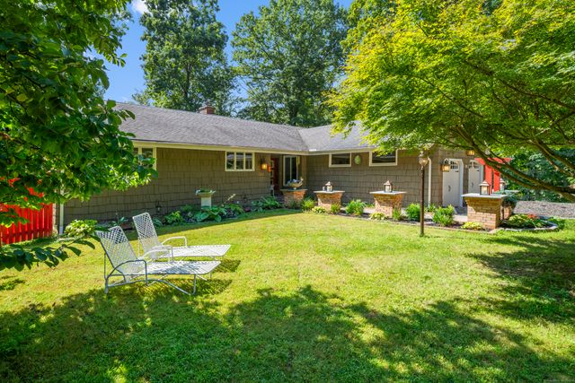 92 Kenmore Road, Bloomfield, CT 06002