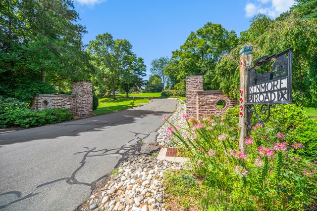 92 Kenmore Road, Bloomfield, CT 06002