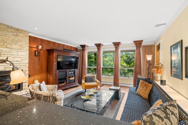 92 Kenmore Road, Bloomfield, CT 06002