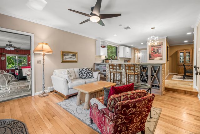 92 Kenmore Road, Bloomfield, CT 06002