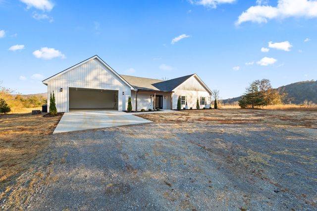 815 Safley Hollow Rd, Mcminnville, TN 37110