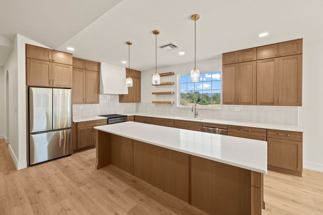 815 Safley Hollow Rd, Mcminnville, TN 37110