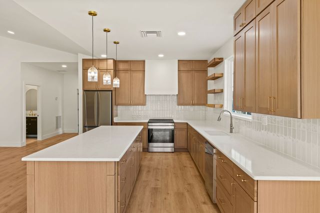 815 Safley Hollow Rd, Mcminnville, TN 37110