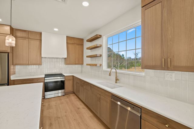 815 Safley Hollow Rd, Mcminnville, TN 37110