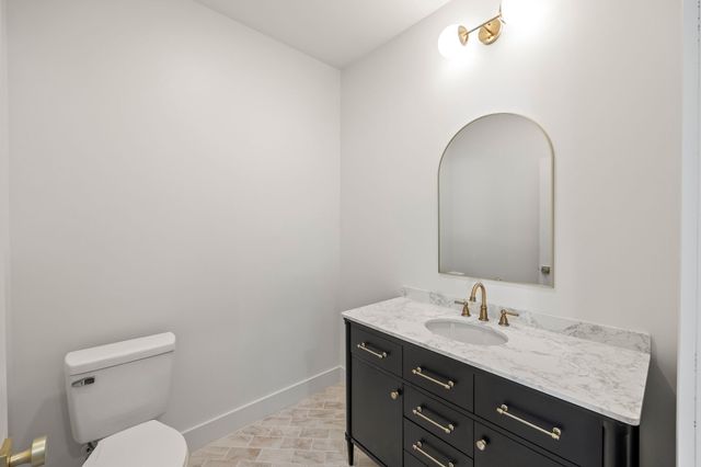 815 Safley Hollow Rd, Mcminnville, TN 37110