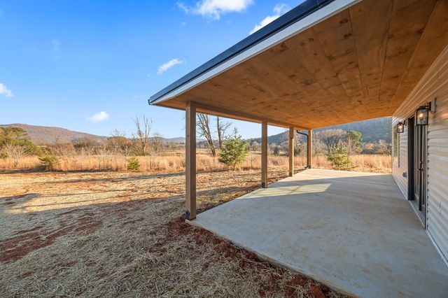 815 Safley Hollow Rd, Mcminnville, TN 37110