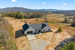 815 Safley Hollow Rd, Mcminnville, TN 37110