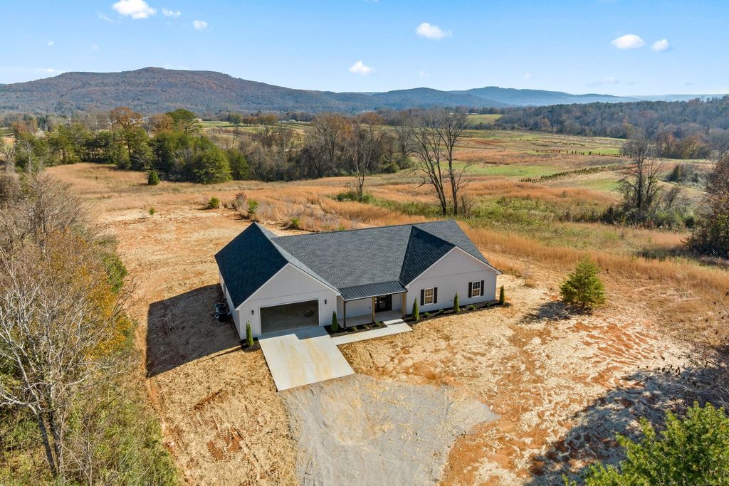 815 Safley Hollow Rd, Mcminnville, TN 37110