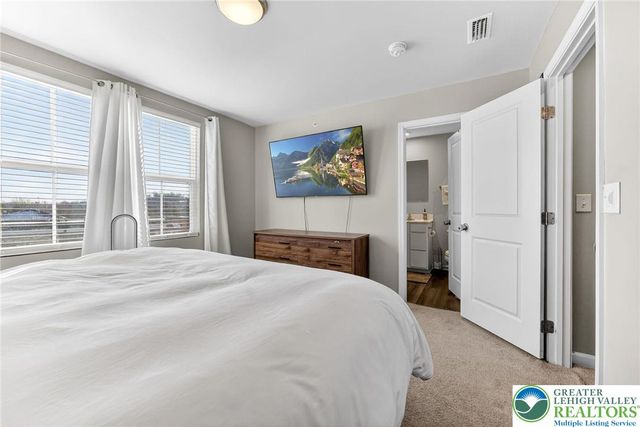 2132 Cross Country Road, Northampton Boro, PA 18067