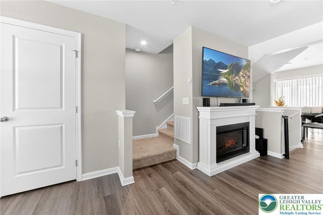 2132 Cross Country Road, Northampton Boro, PA 18067