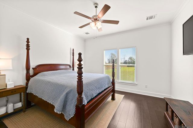 10233 Oak Colony Blvd, Baton Rouge, LA 70817