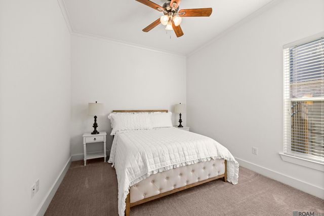 10233 Oak Colony Blvd, Baton Rouge, LA 70817