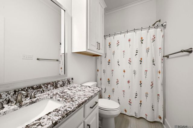 10233 Oak Colony Blvd, Baton Rouge, LA 70817