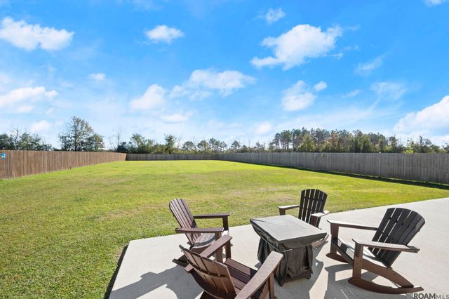 10233 Oak Colony Blvd, Baton Rouge, LA 70817