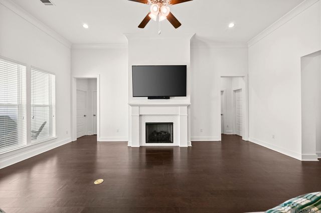 10233 Oak Colony Blvd, Baton Rouge, LA 70817