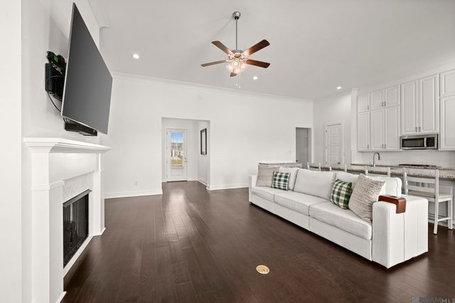 10233 Oak Colony Blvd, Baton Rouge, LA 70817