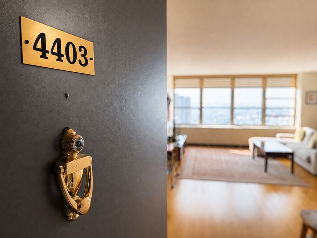 655 W Irving Park Road 4403, Chicago, IL 60613