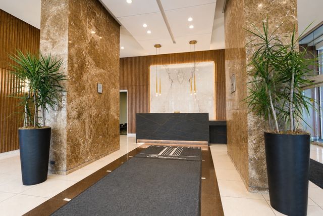 655 W Irving Park Road 4403, Chicago, IL 60613