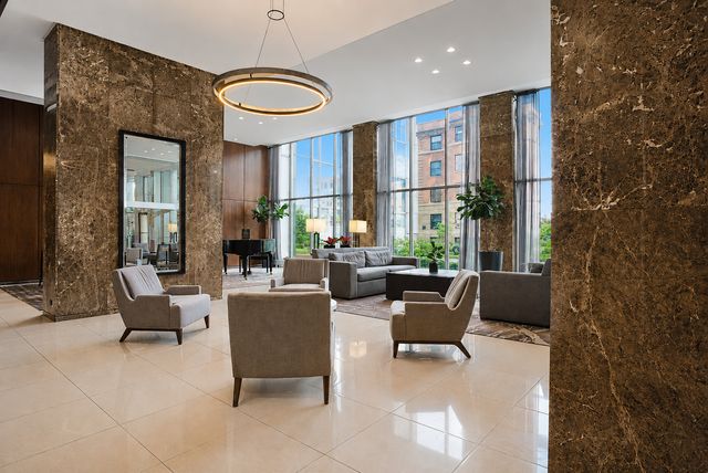 655 W Irving Park Road 4403, Chicago, IL 60613