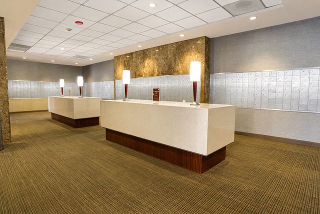 655 W Irving Park Road 4403, Chicago, IL 60613