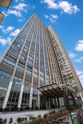 655 W Irving Park Road 4403, Chicago, IL 60613