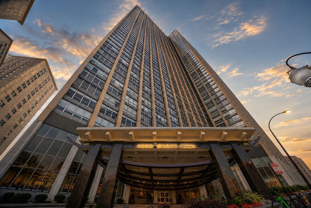 655 W Irving Park Road 4403, Chicago, IL 60613