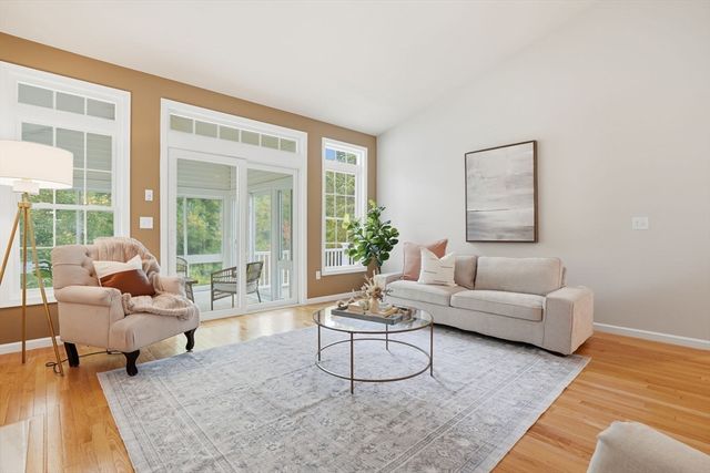 22 Cottage Cove, Plymouth, MA 02360