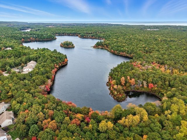 22 Cottage Cove, Plymouth, MA 02360