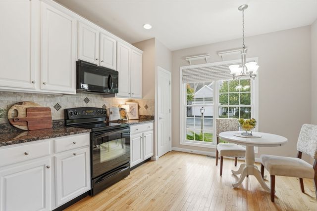 22 Cottage Cove, Plymouth, MA 02360