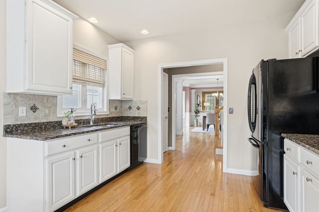 22 Cottage Cove, Plymouth, MA 02360