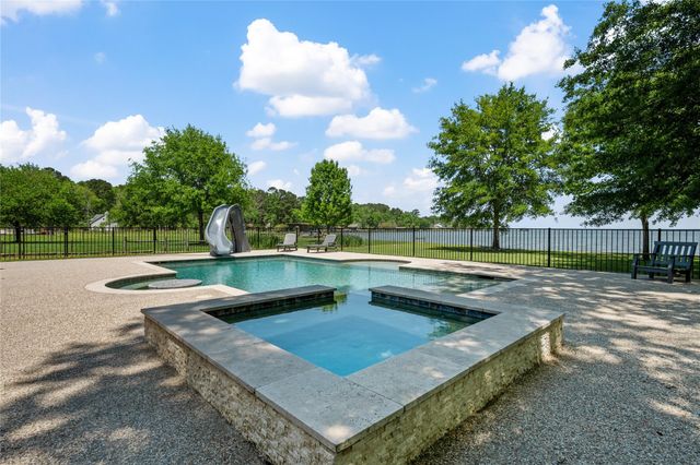 101 Oak Arbor Lane, Coldspring, TX 77331